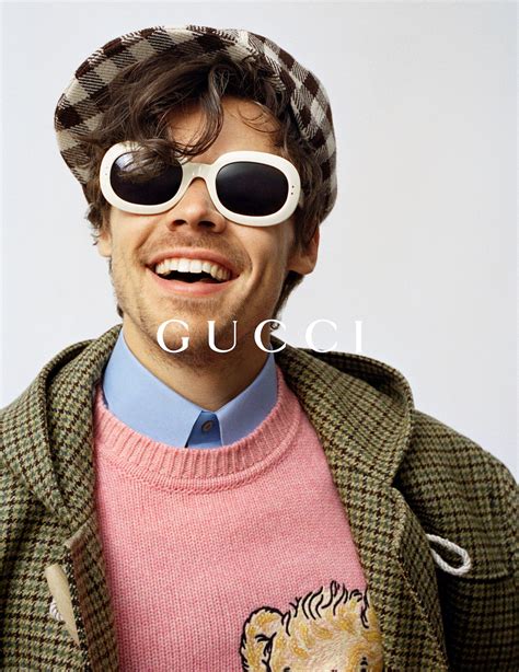 harry styles leaves gucci label on sleeve|harry styles gucci clothing.